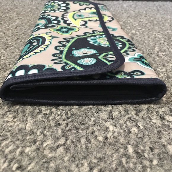 Thirty One Thermal Flat Iron Fold Over Paisley Day - Picture 6 of 6